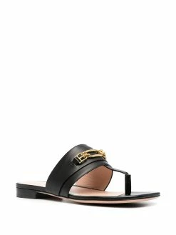 Bally sandales en cuir à mors métallique